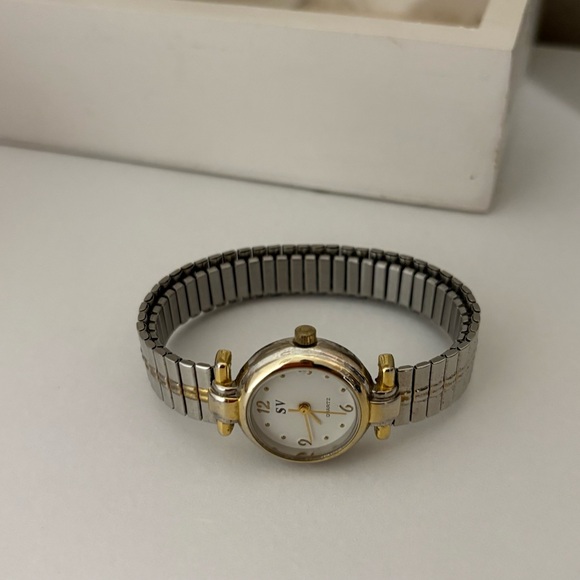 Women's Watch - Picture 4 of 4